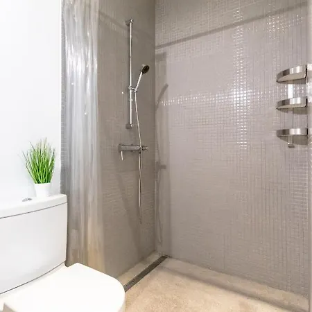 Friendly In The Center With 2bedrooms *
